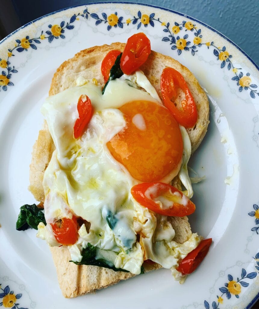 Uovo all’occhio di bue con provola | Bananna Kitchen 28b59561 a5b9 4224 86c4 9434637a2d35 | Bananna Kitchen