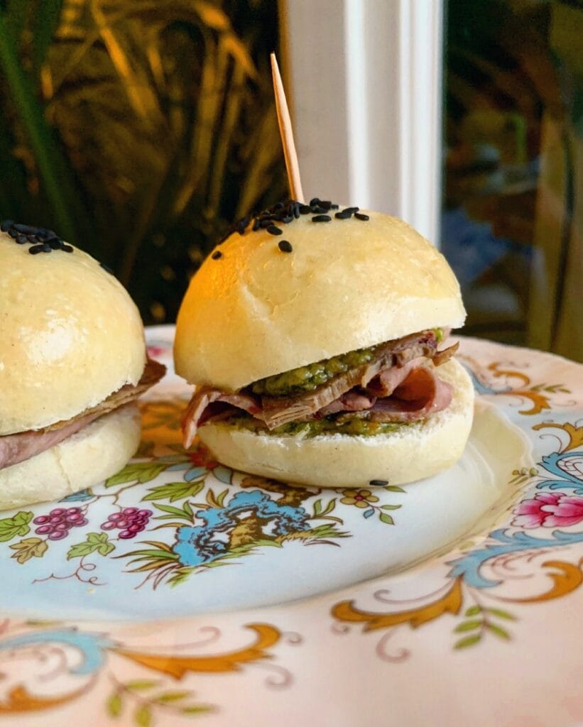 Puffetto con lingua in salsa verde | Bananna Kitchen 32d3d00b b33a 43ab b734 1e87f90c7984 | Bananna Kitchen