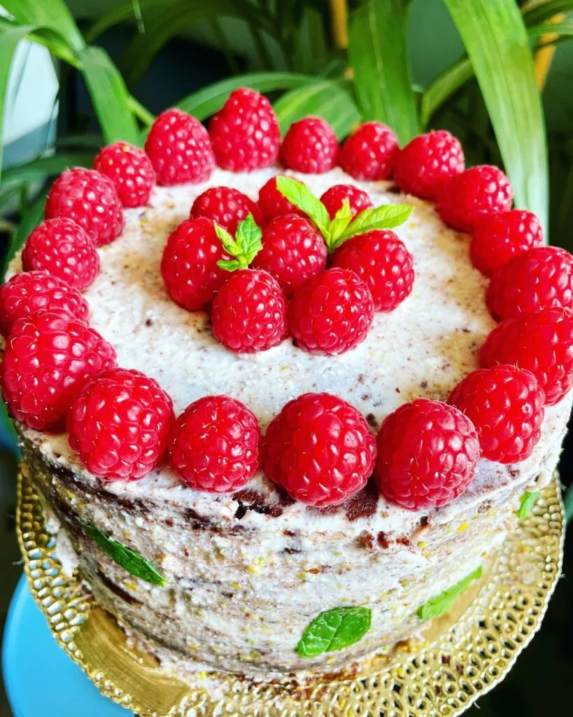 Naked cake al cioccolato, nocciole e lamponi | Bananna Kitchen 676534e6 b8d3 4824 a6f5 c7fc88c99bac 1 | Bananna Kitchen