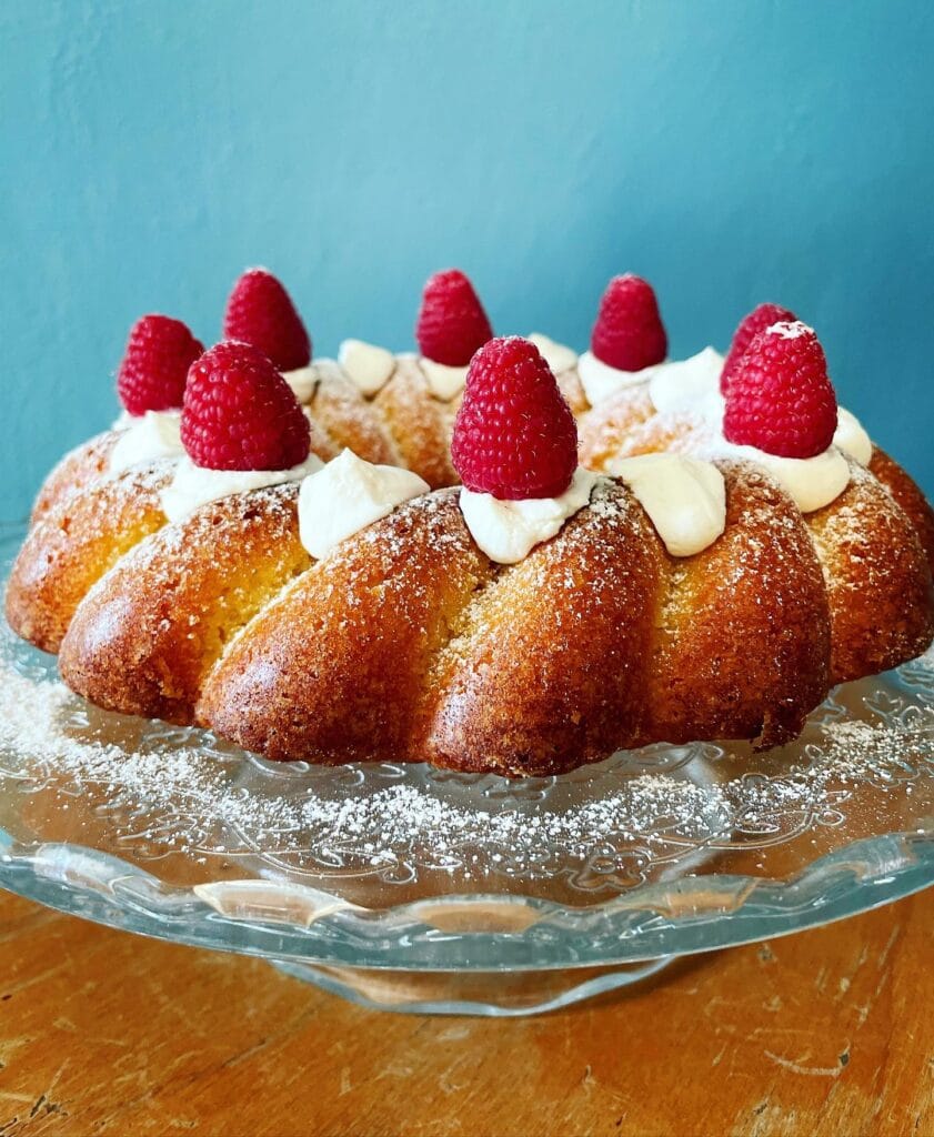 Ciambella yogurt e limone, con ricotta e lamponi | Bananna Kitchen 98f82642 d6a1 4c0f a3bb 7a5e8d7cb65c | Bananna Kitchen