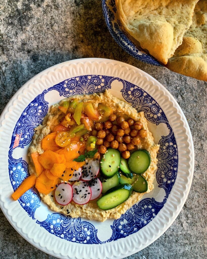 Hummus con verdure croccanti e pane pita | Bananna Kitchen a5dcbfe1 4f81 4585 9bd4 f220bb918fea 1 | Bananna Kitchen