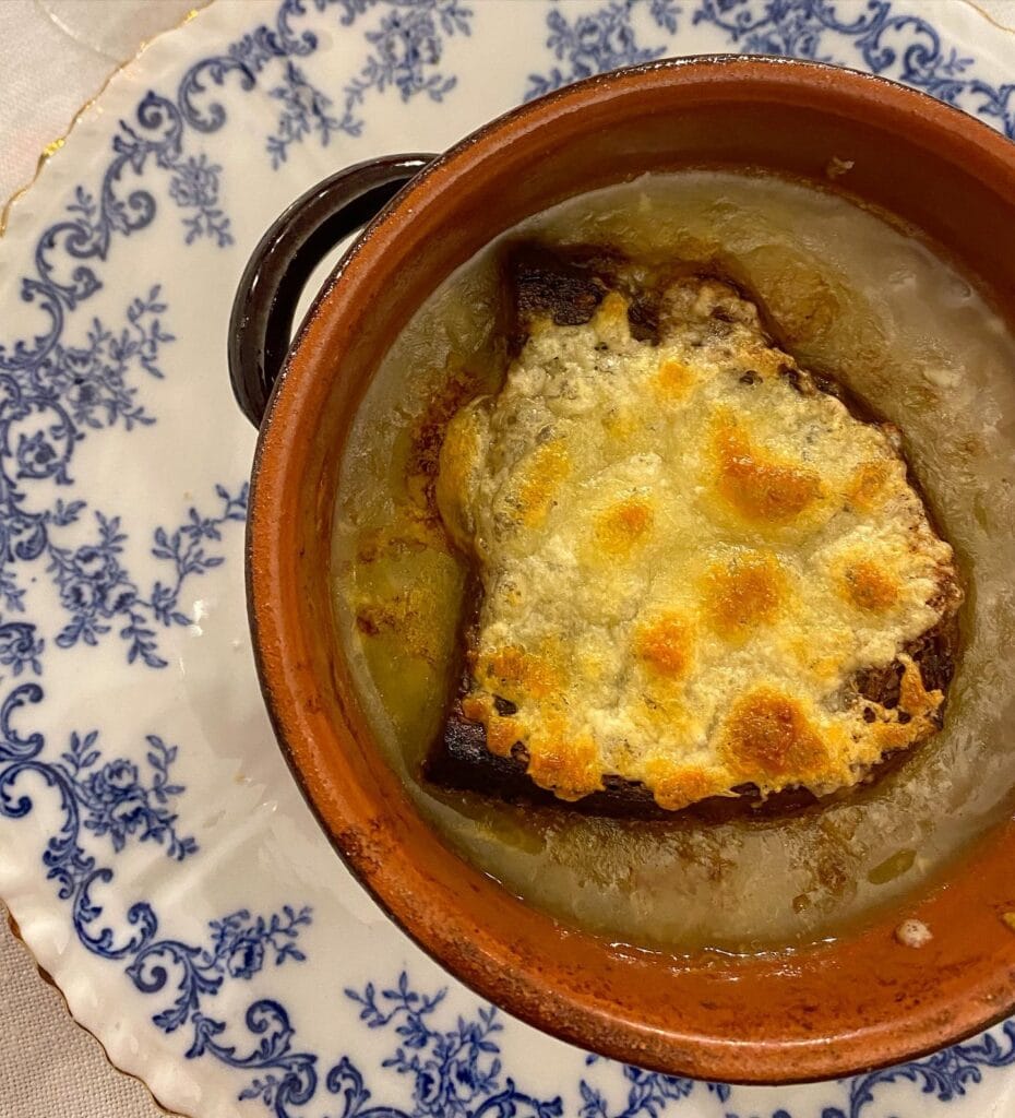 Soup d’oignon, la zuppa di cipolle francese | Bananna Kitchen d55e5766 41d4 435a 82ac 035e5b90ad16 | Bananna Kitchen