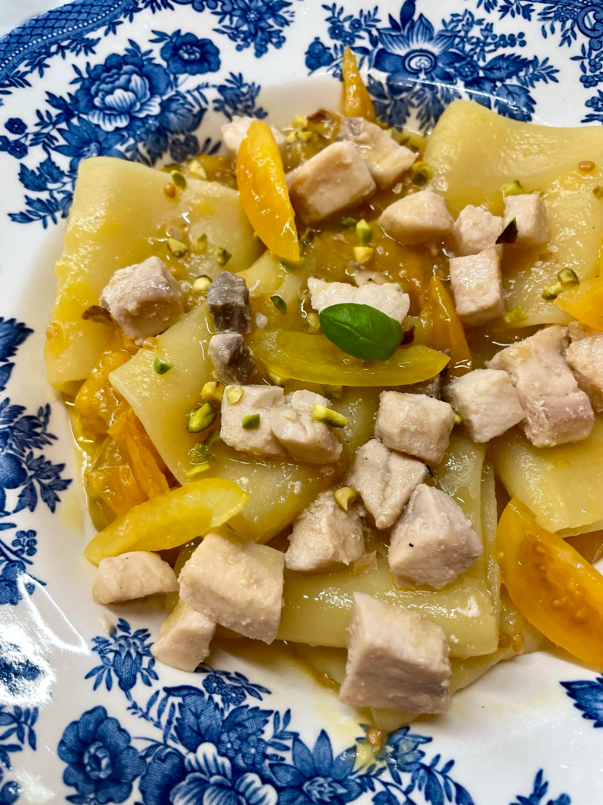 Paccheri con pesce spada, pomodorini gialli e pistacchio | Bananna Kitchen img 5365 1 scaled | Bananna Kitchen